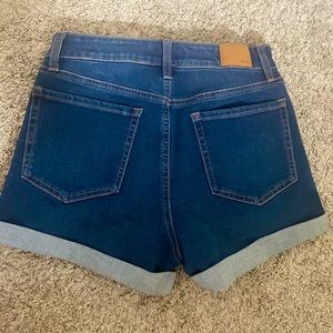 •navy blue jean shorts  •Aeropostale   •size 6